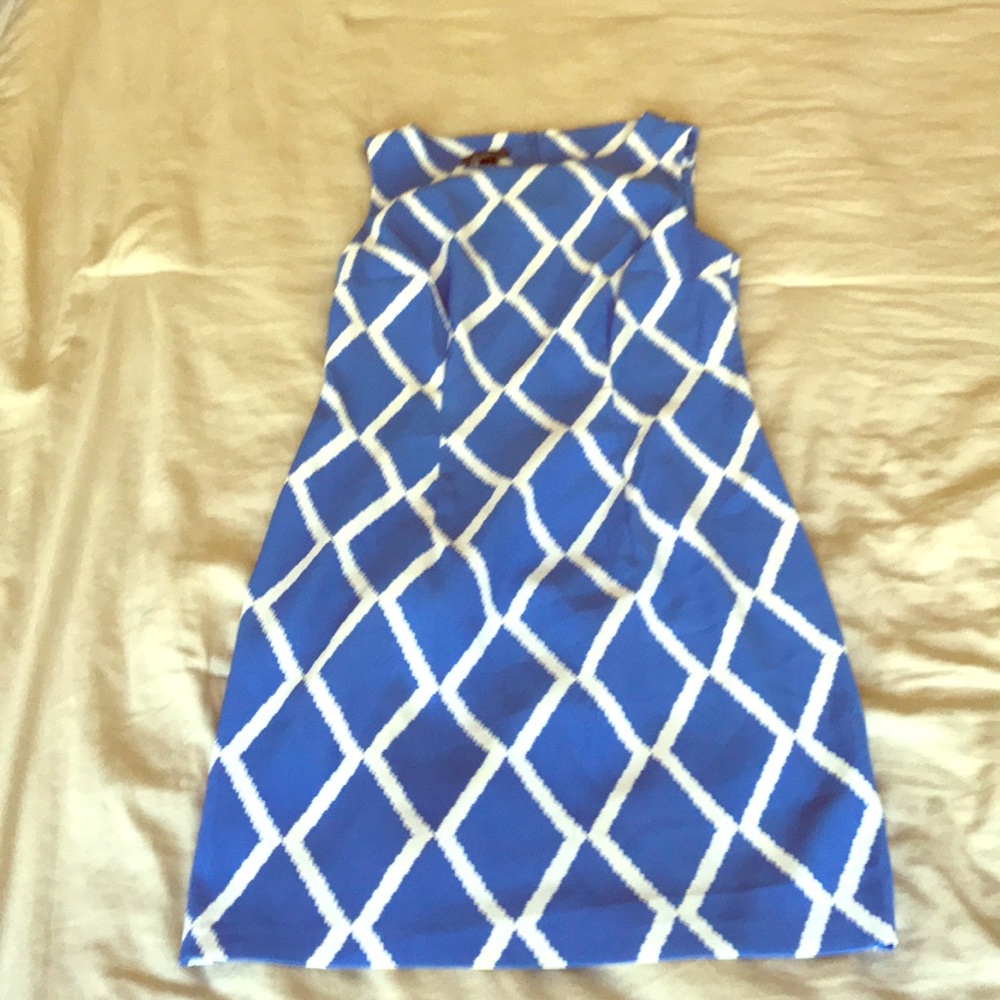 Short sleeve dress